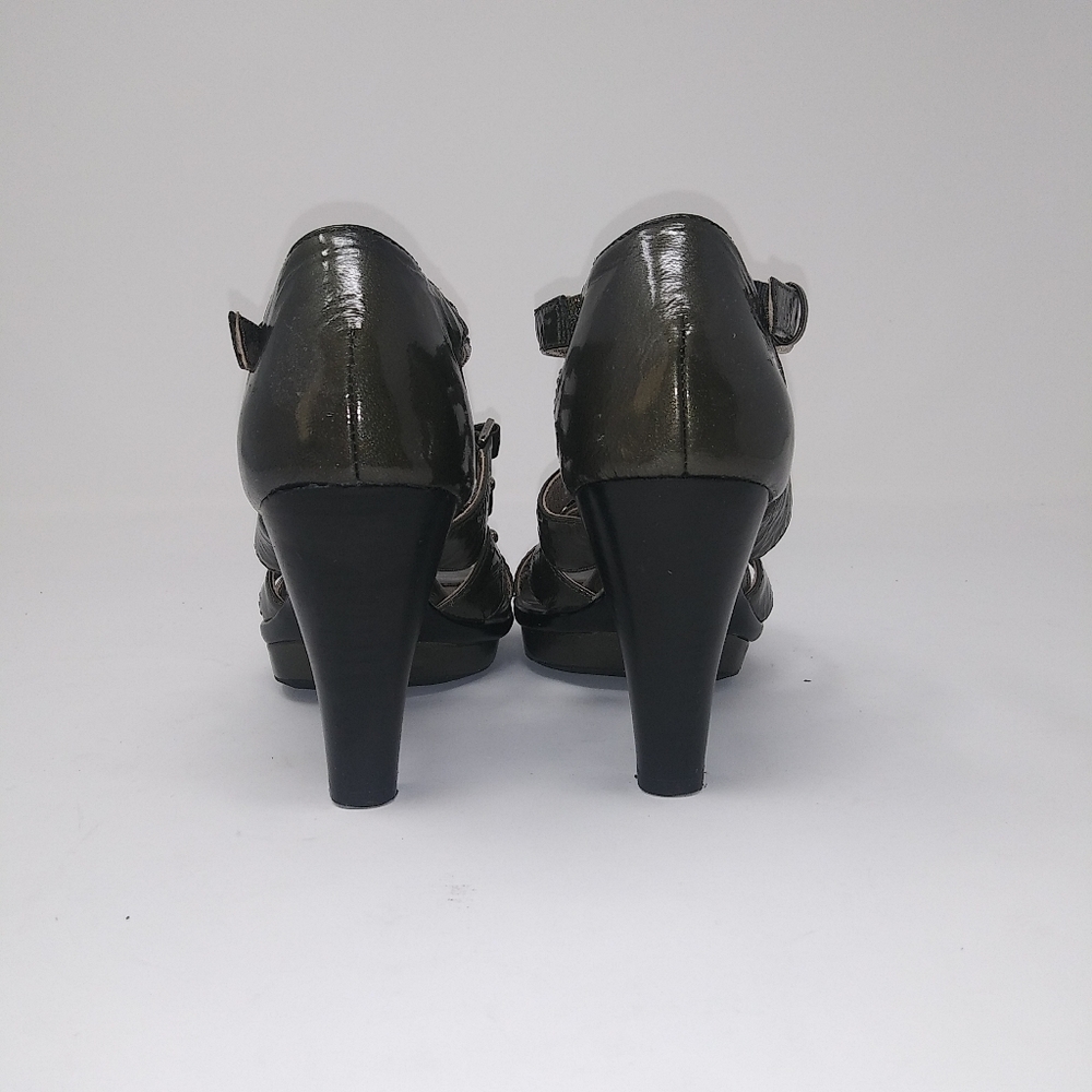 Sofft Olive Green Patent Sandals with studs Sz 5M - Picture 9 of 9